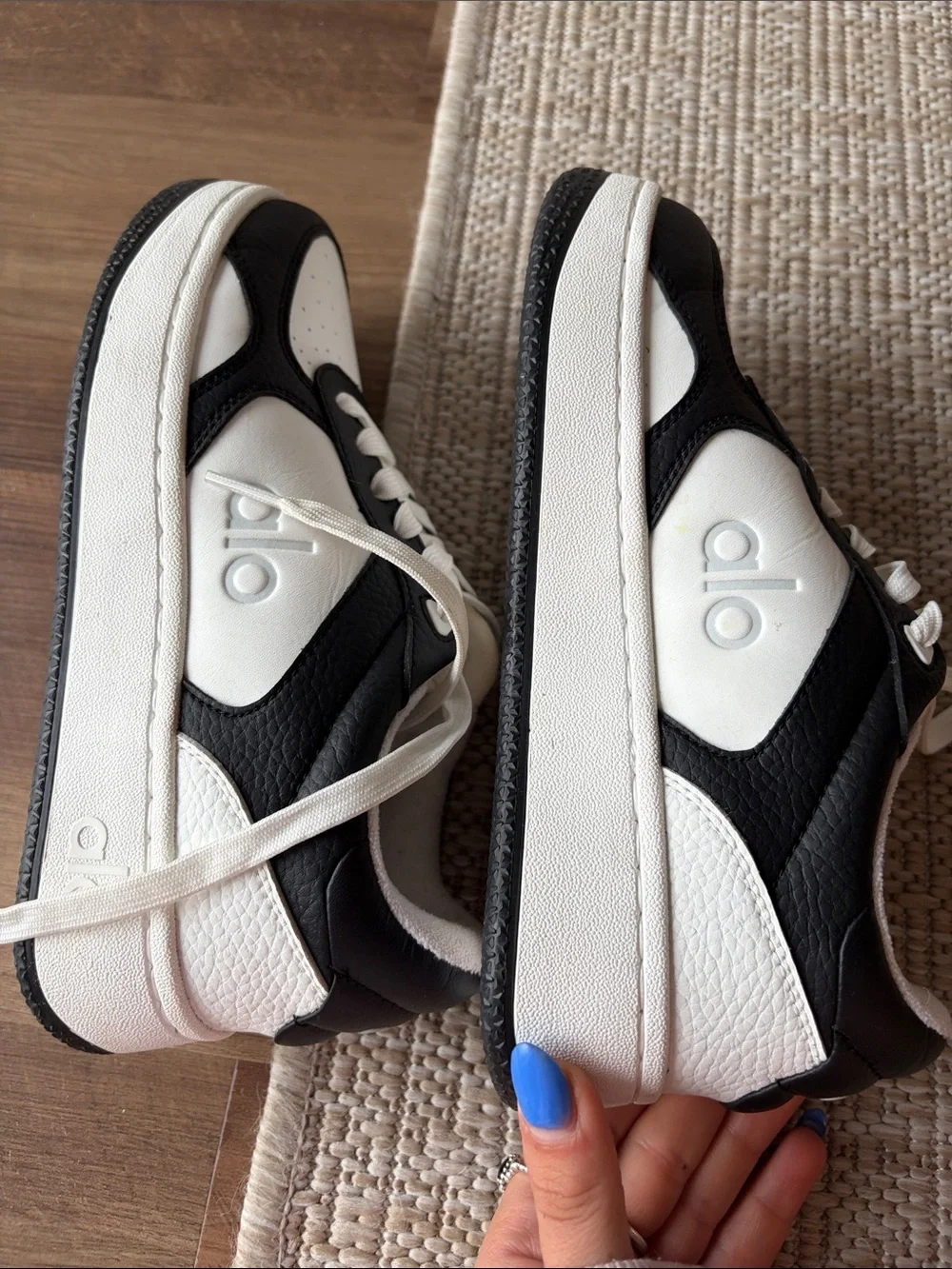 ALO Yoga Recovery Mode Sneaker in Black/White - 6
